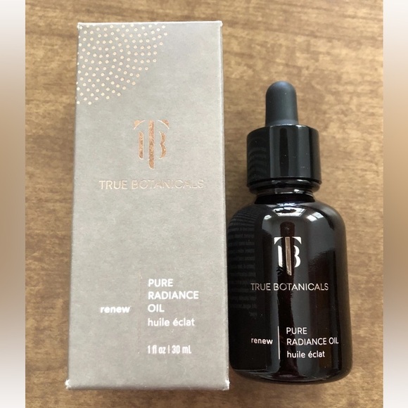 True Botanicals Other - True Botanicals Renew Pure Radiance Face Oil 1 oz 30ml Full Size ~ NIB!! 🧡
